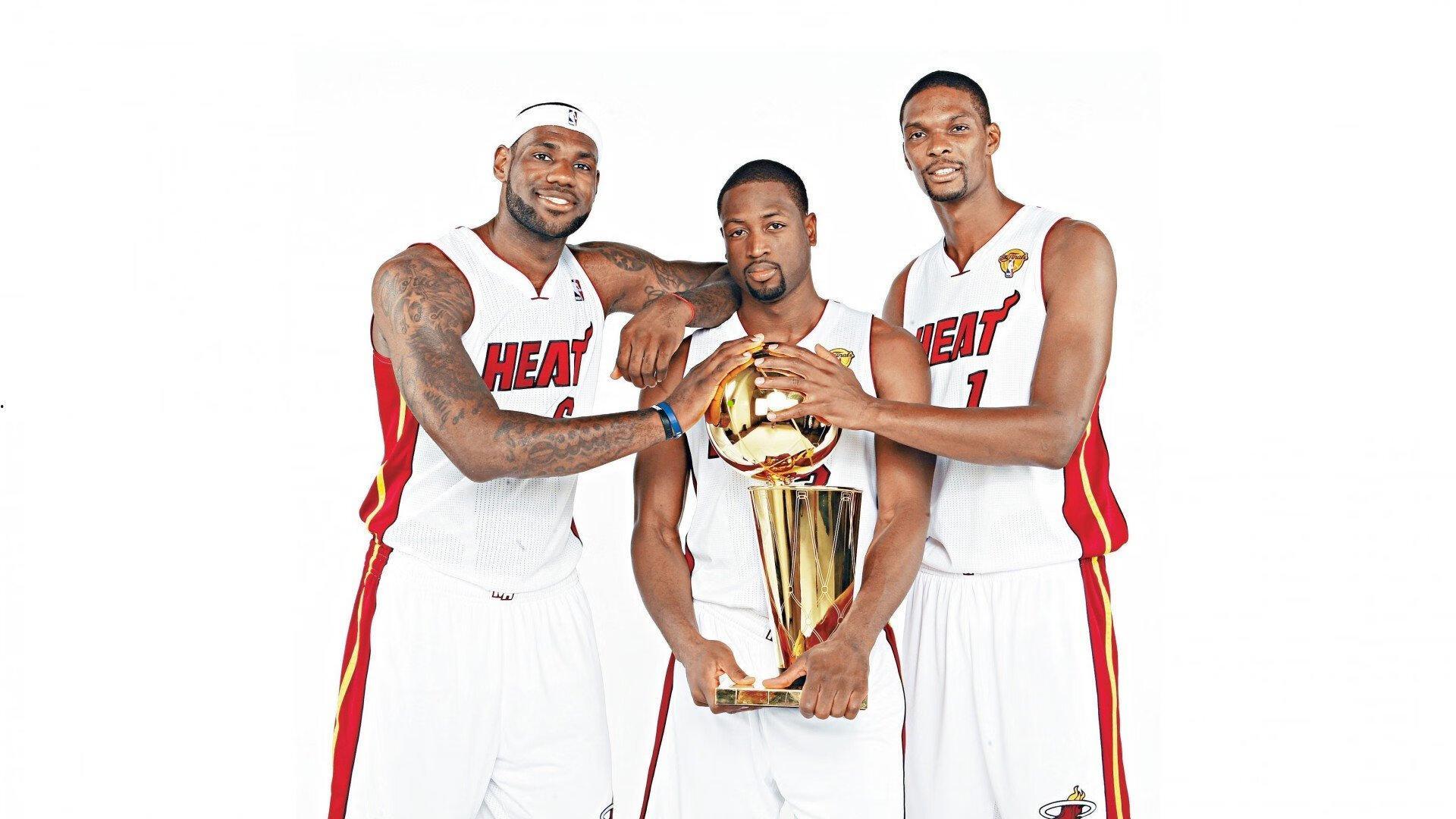 欧冠新星闪耀！费尔明戴帽创历史，巴萨青春风暴席卷欧洲