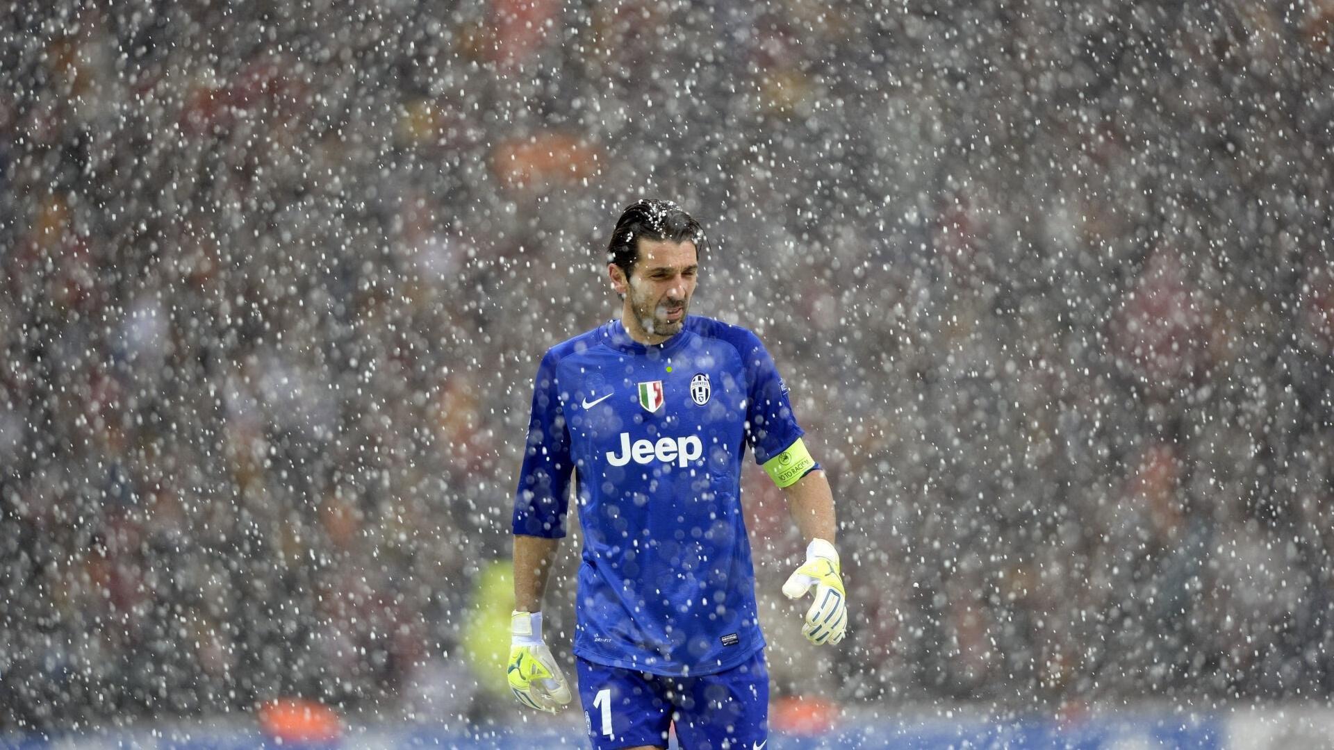 马德兴深度解析，国足名单新意凸显 换血核心锁定愿玩命者